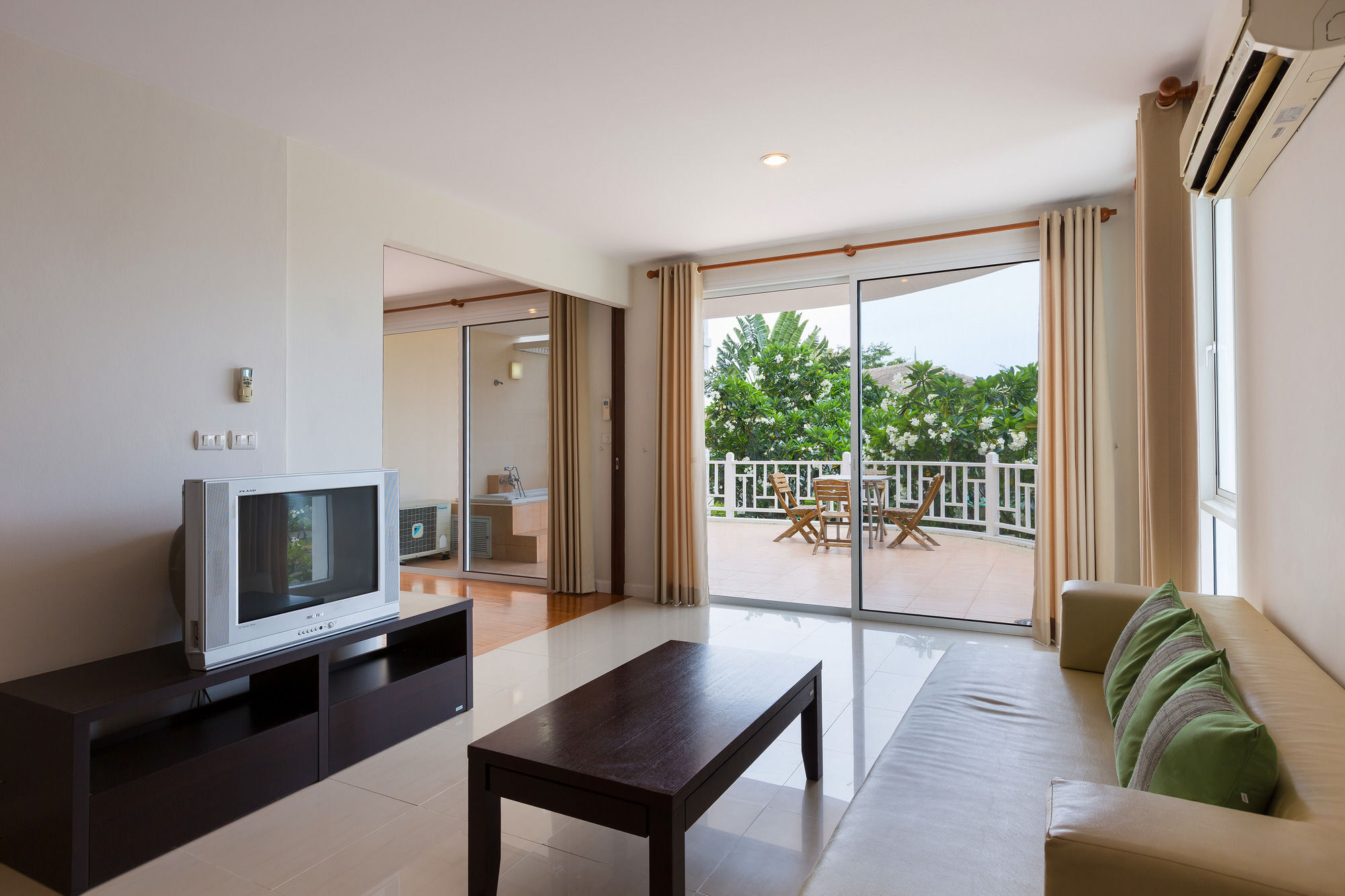 Baan Poolom Beachfront Apartment
