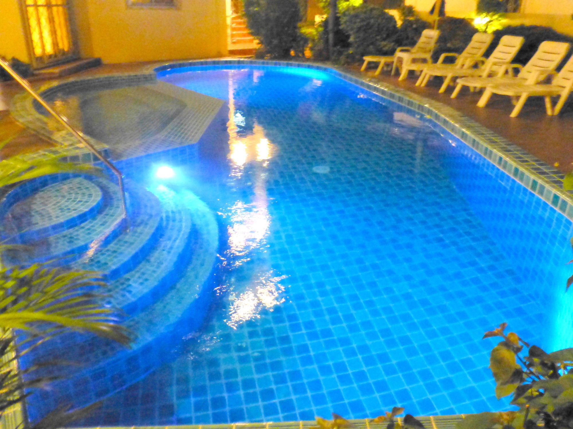 Butterfly Garden Boutique Residence: Luxury With Baths Hotel Pattaya
