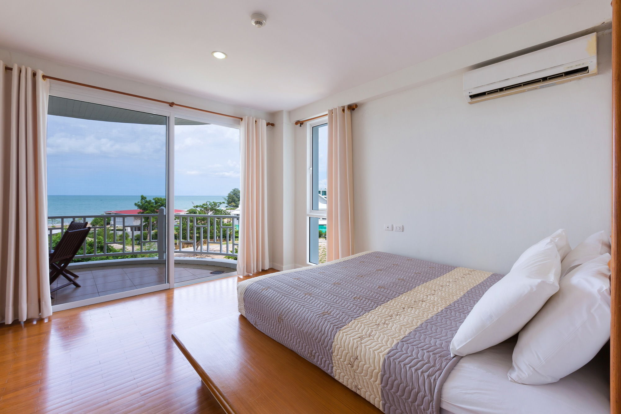 Baan Poolom Beachfront * Hua Hin