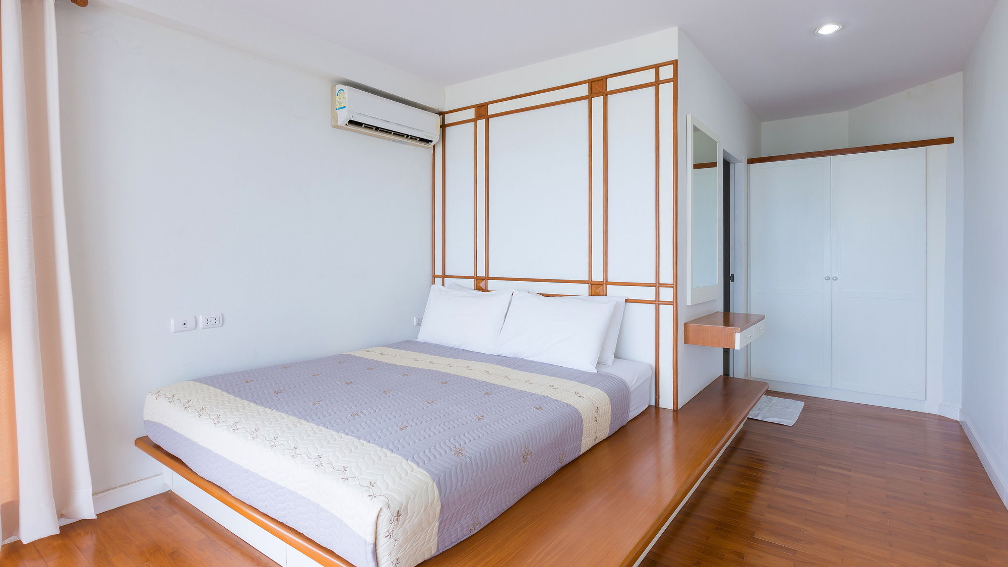 Baan Poolom Beachfront