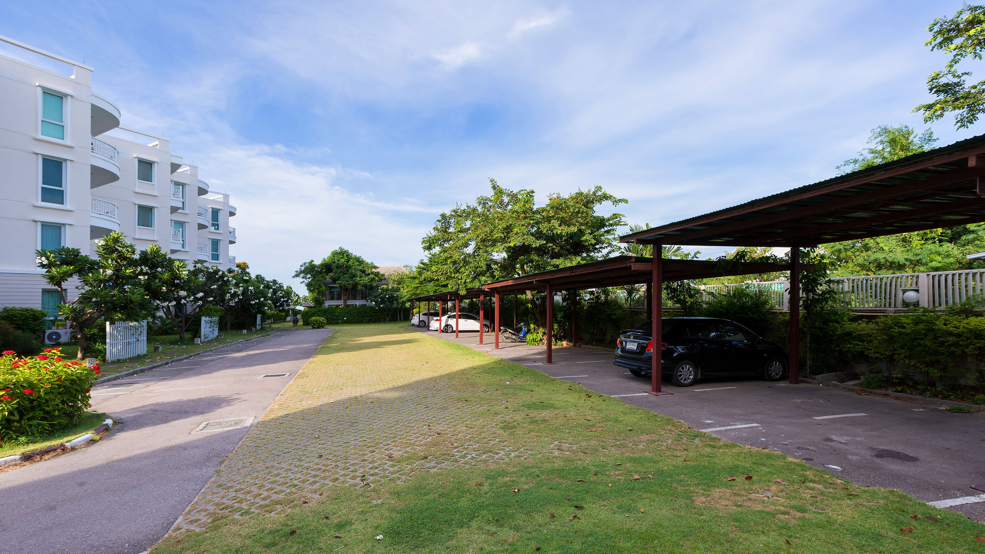 Baan Poolom Beachfront Apartment