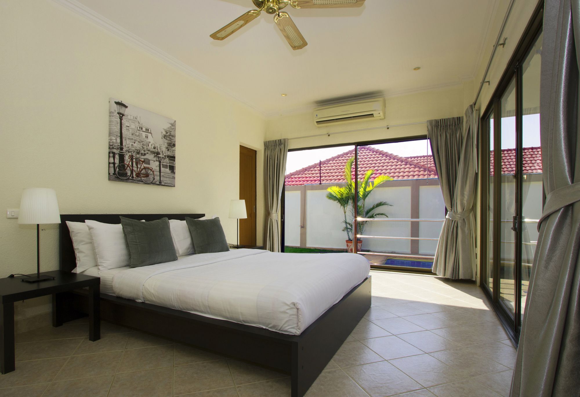 Corrib Village South * Pattaya