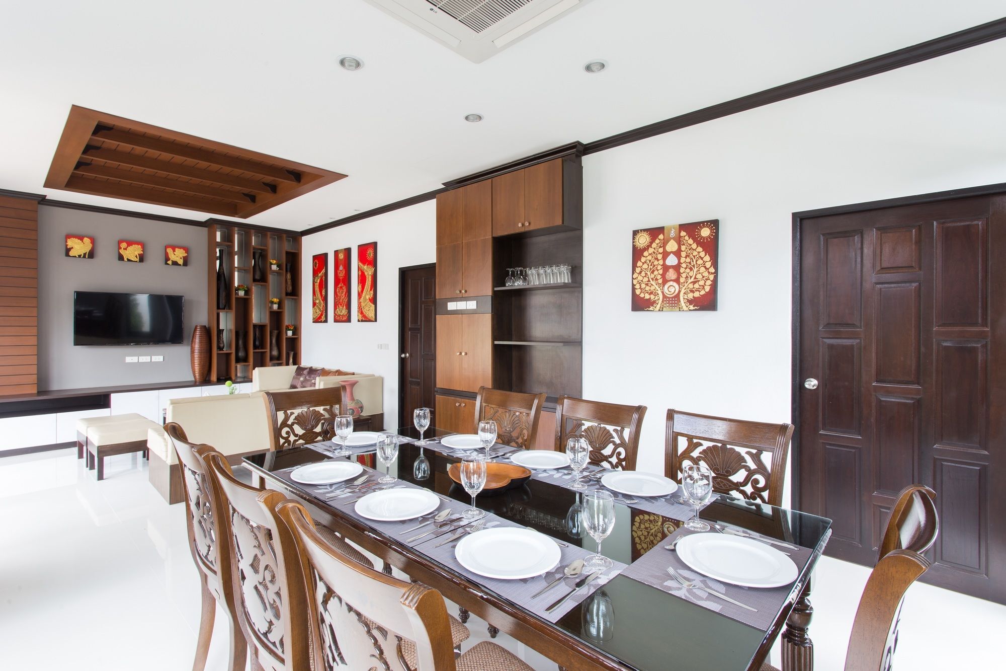 Villa The