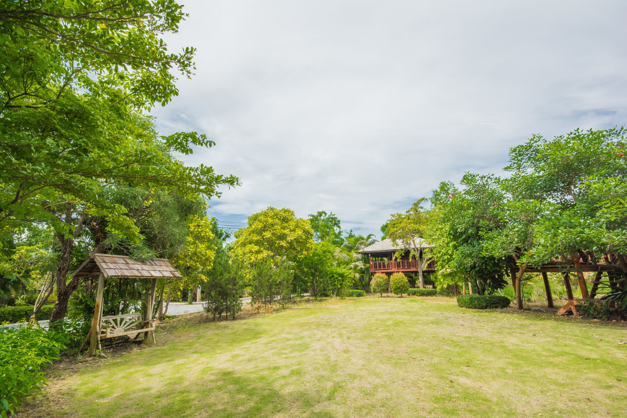 Phu Proud Lamphun