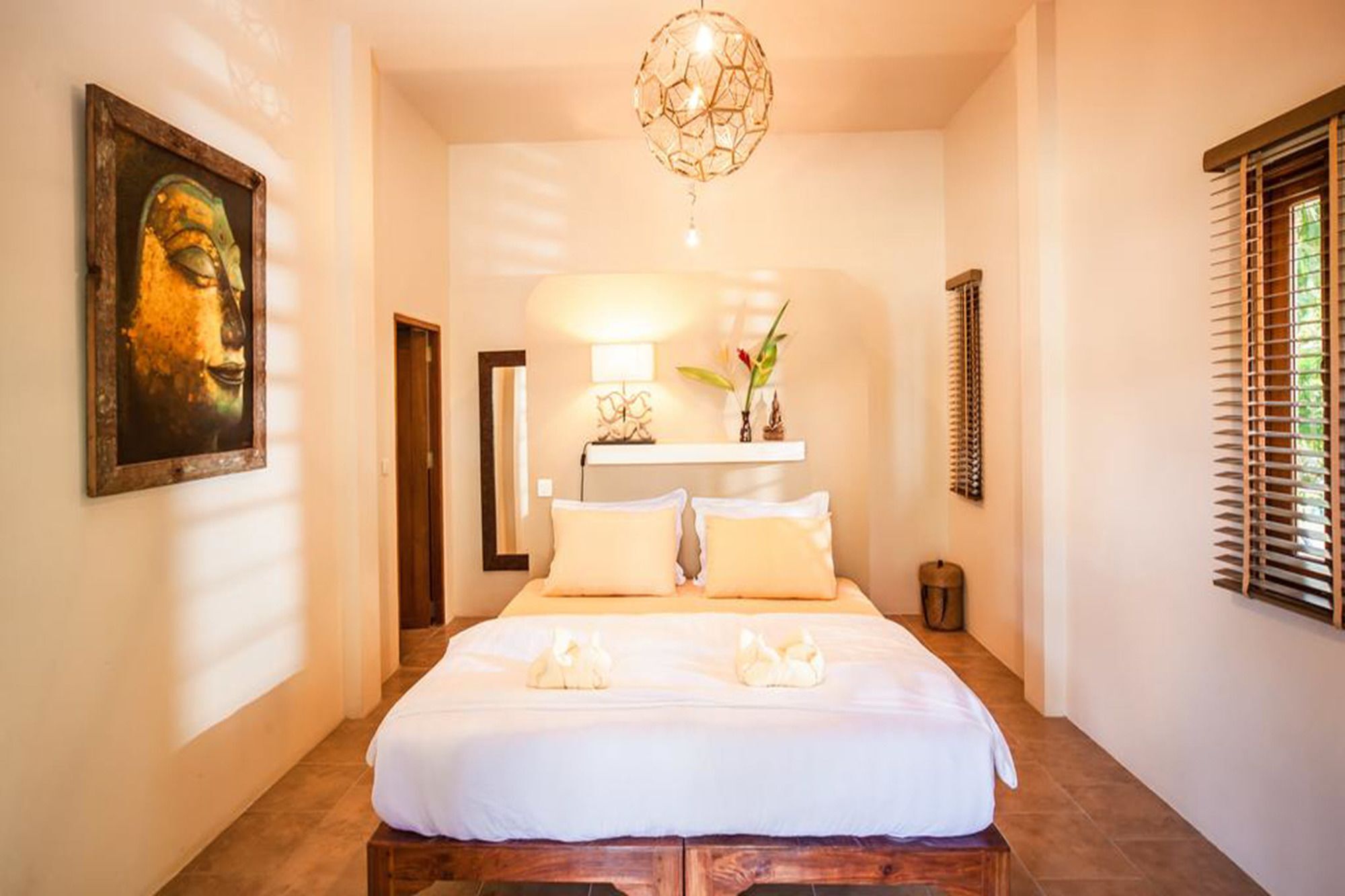 Baan Yai 5 Bedrooms Villa