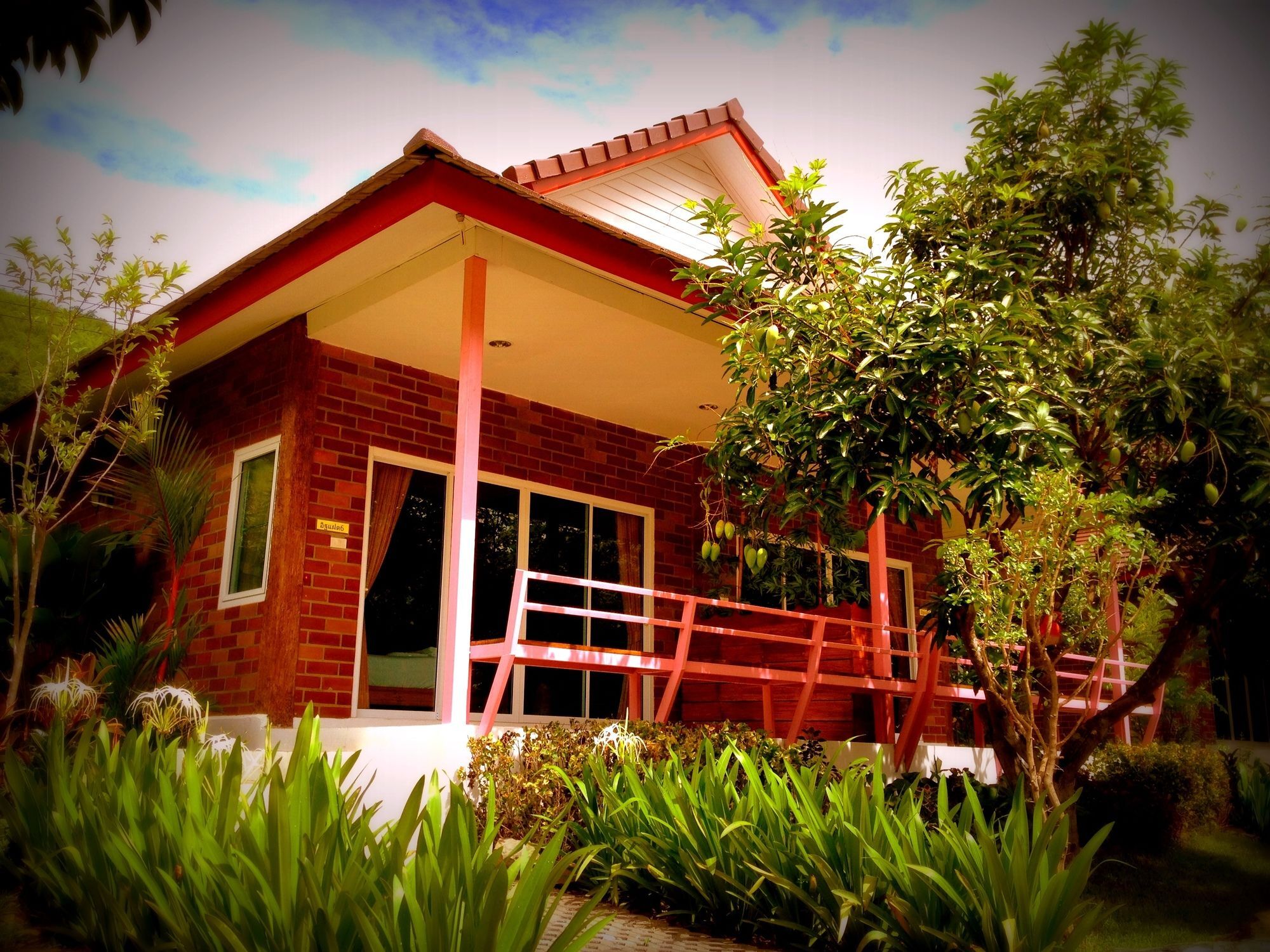 Theerama Resort Suan Phueng