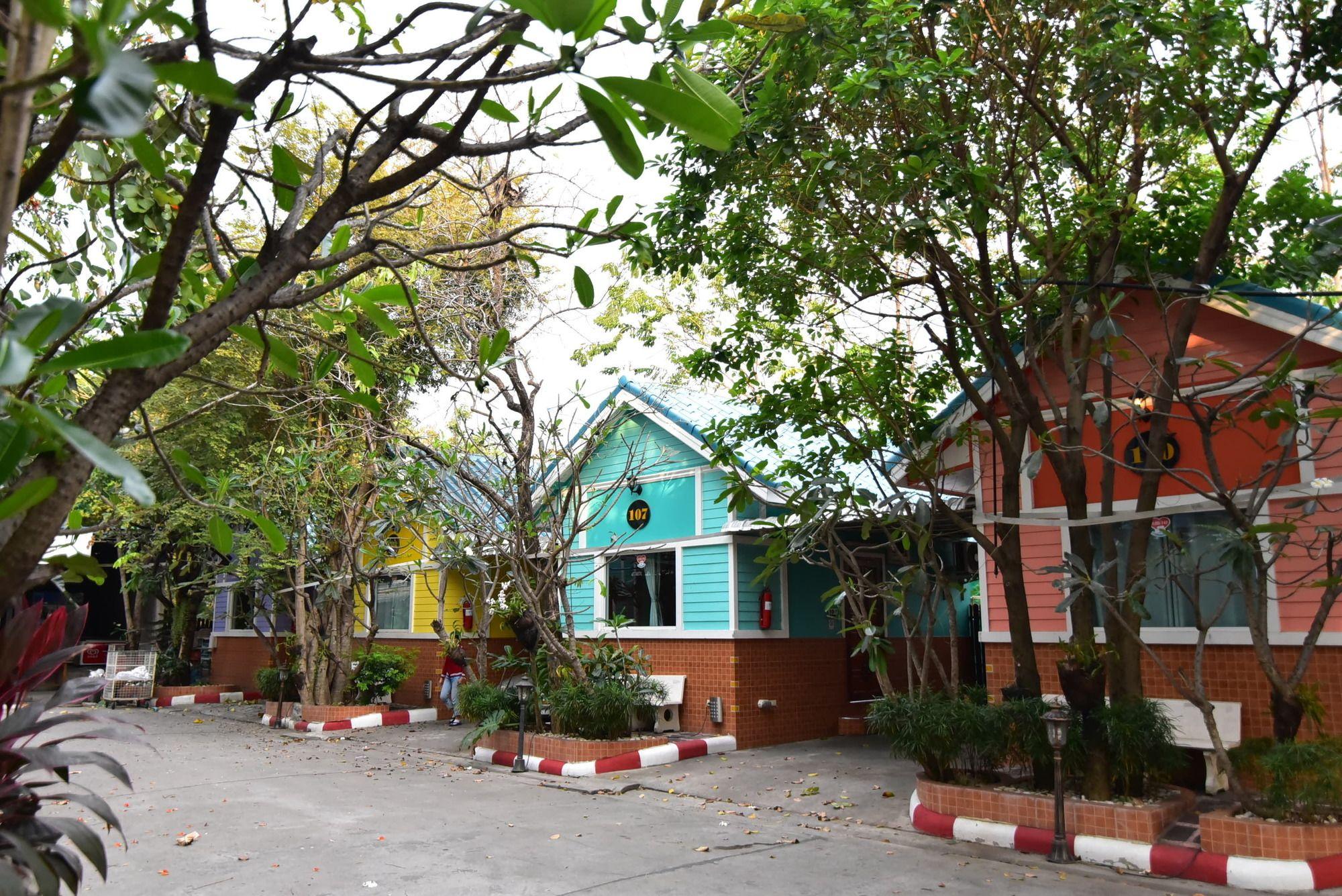 Rak Kun 2 Pensão Nakhon Sawan