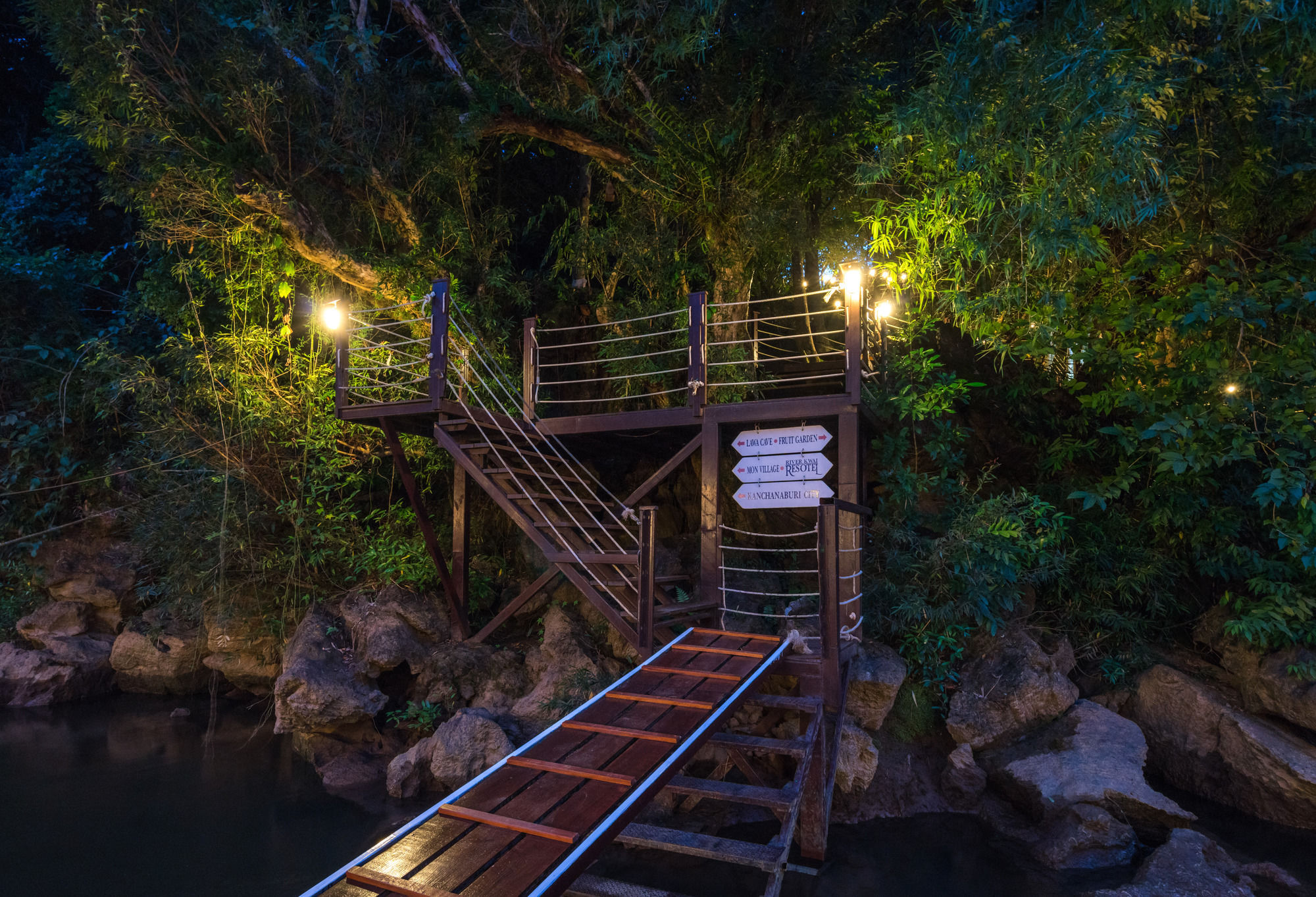 Resort The Float House River Kwai