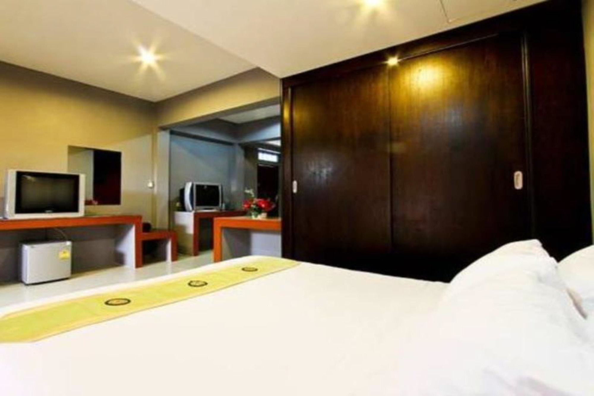 Resort B Square @ 3*