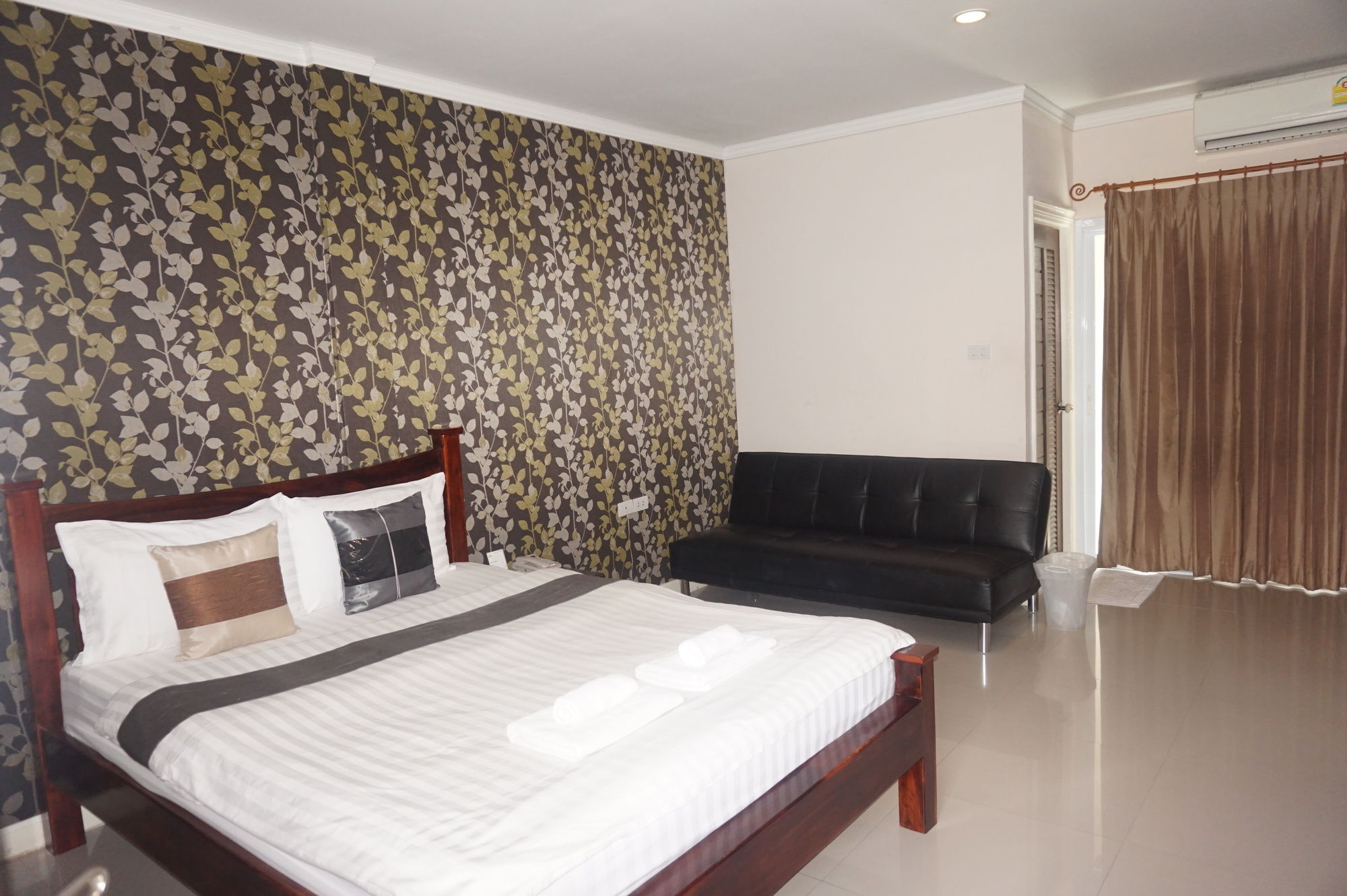 Resort The Park Nang Rong