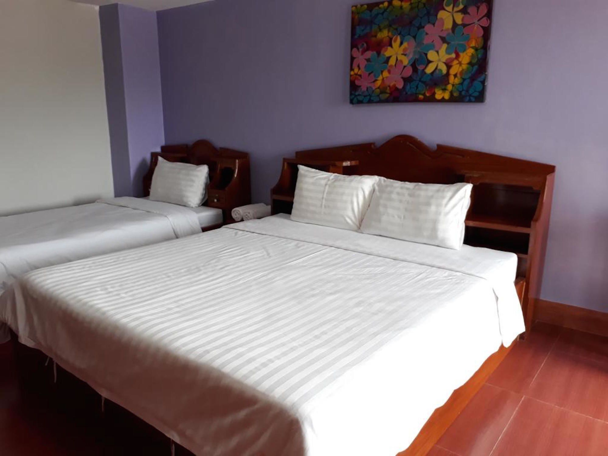 Apatsanan Place 3*