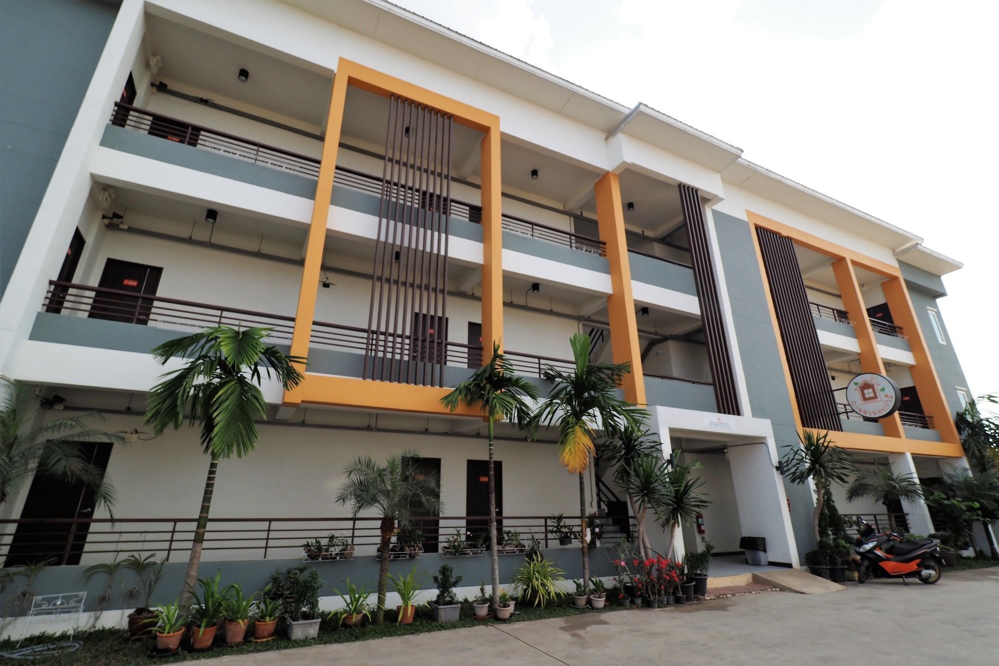 Bansuandokmai Hotel