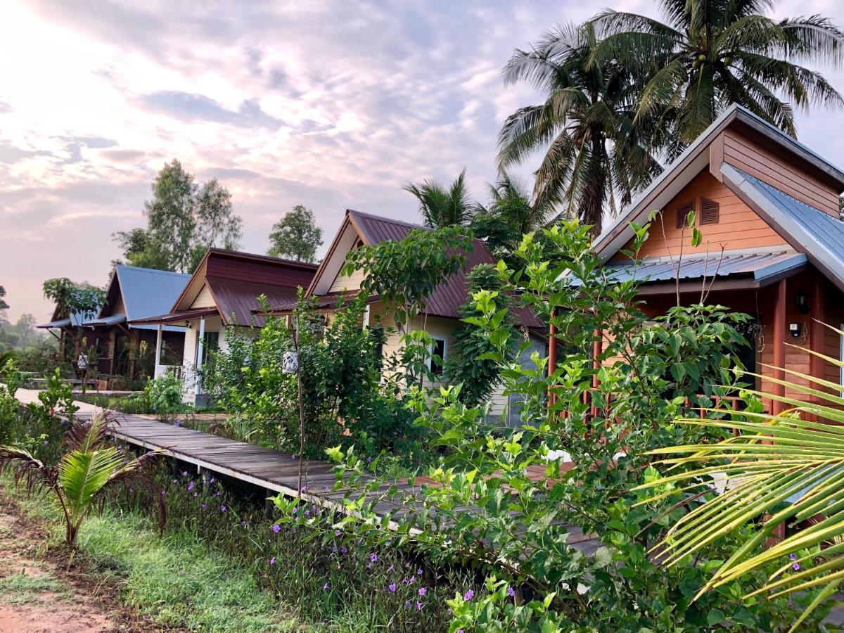 Baan Thung *