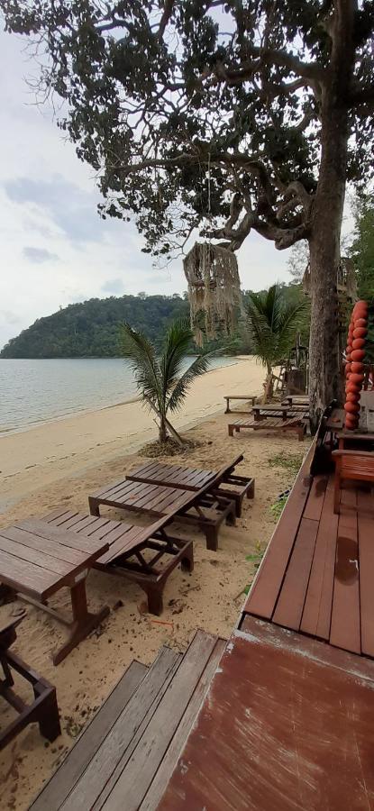 The Sun And Restaurant Resort