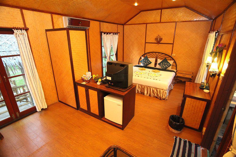 Tropical Garden Lounge 2*