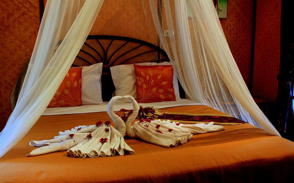 Tropical Garden Lounge 2*