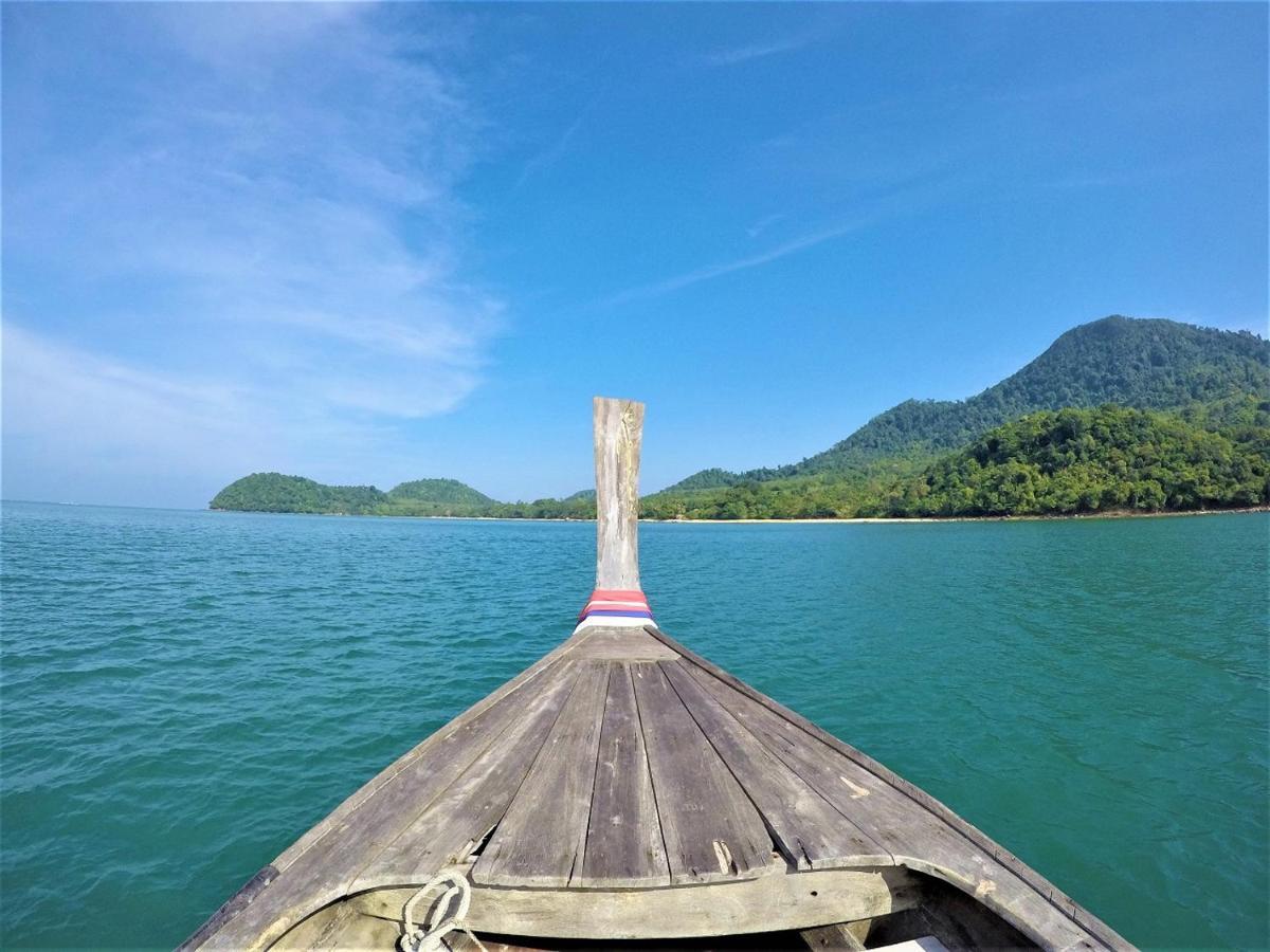 Coral Bay * Koh Jum