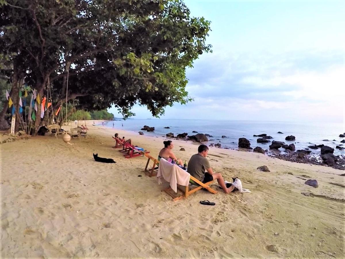 Coral Bay * Koh Jum