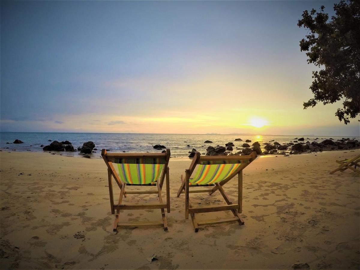 Coral Bay Lodge Koh Jum