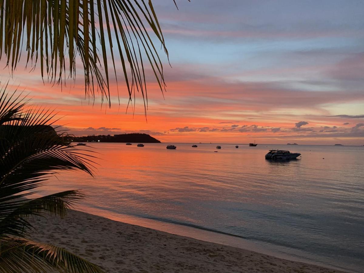Sunset Lagoon | Rihanna 2