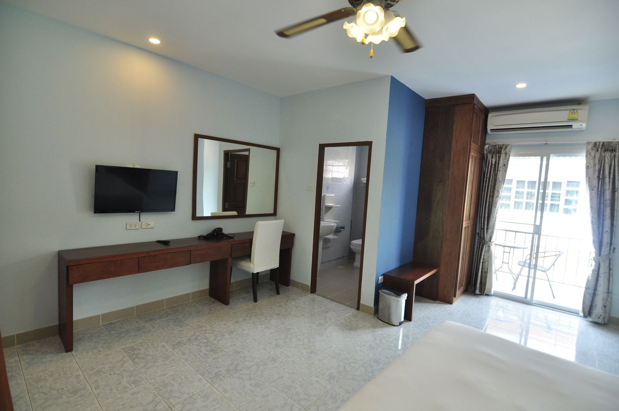Pattaya Pool Villa *