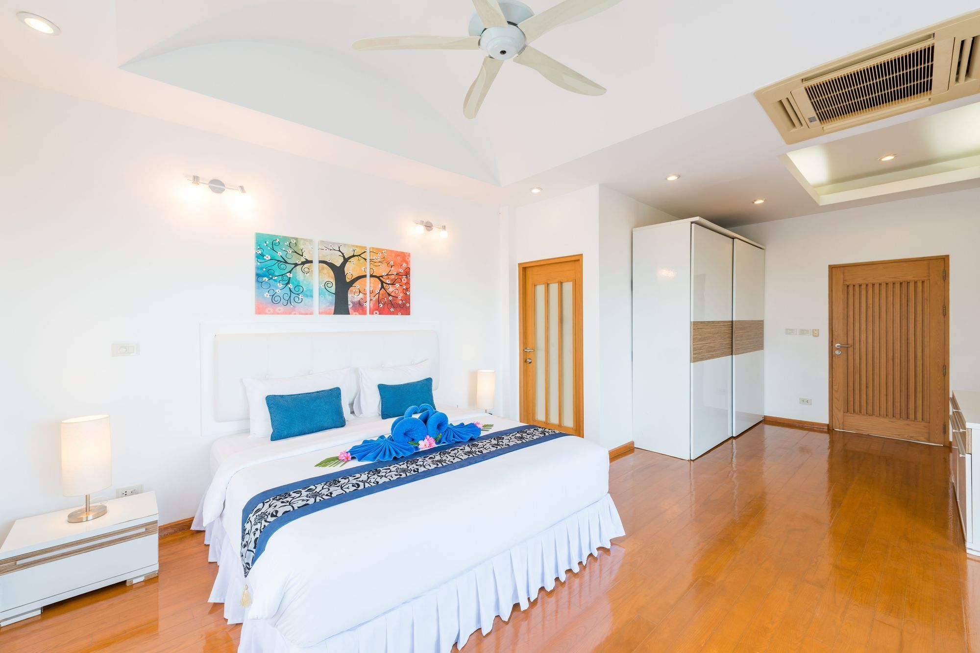 White Stone - Luxurious Sunset View 4 Bed Pool