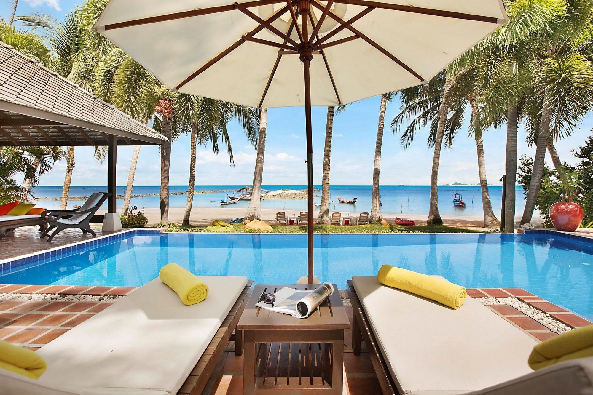 Villa Ban Laem Sor - Tropical Beachfront Retreat