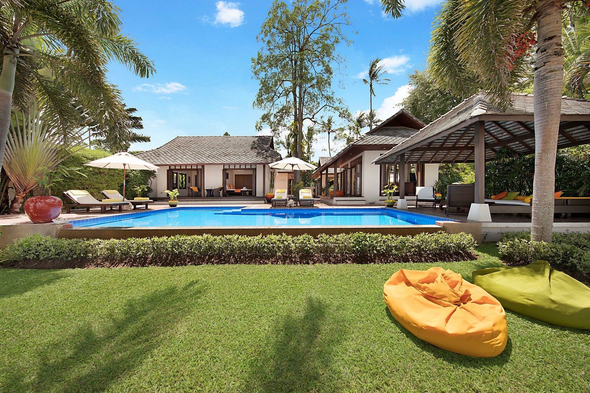 Ban Laem Sor - Tropical Beachfront Retreat Villa *