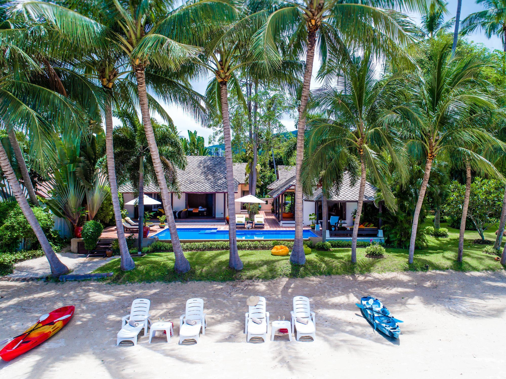 Ban Laem Sor - Tropical Beachfront Retreat Villa