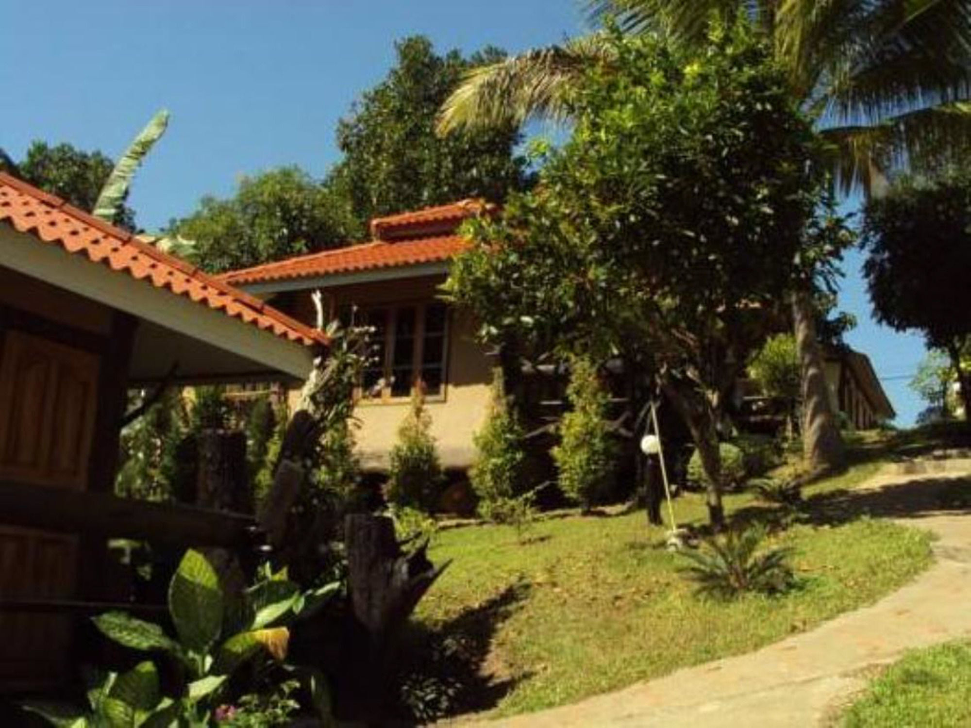 Baanphuthadol Resort Mae Hong Son