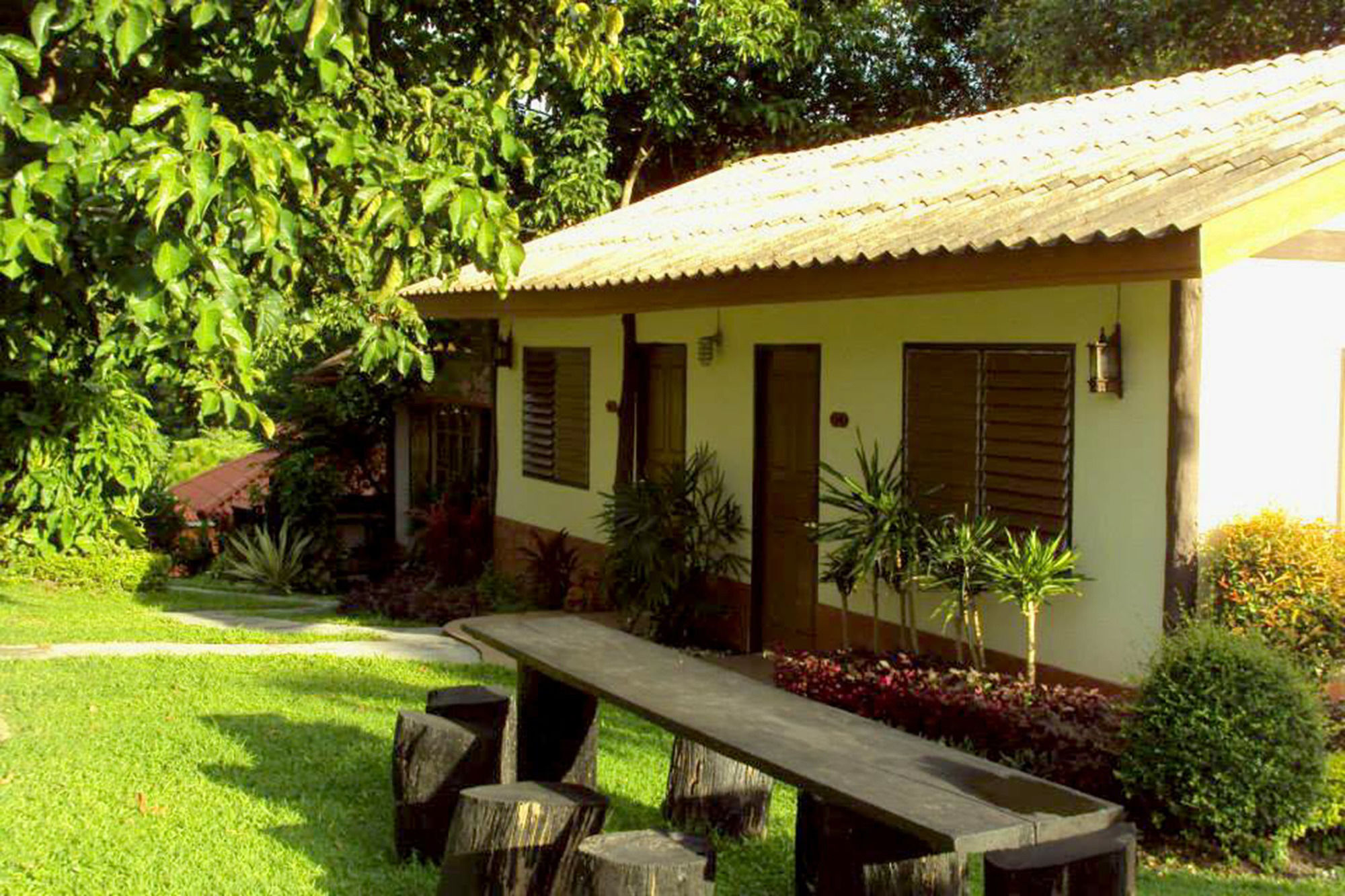 Resort Baanphuthadol Mae Hong Son