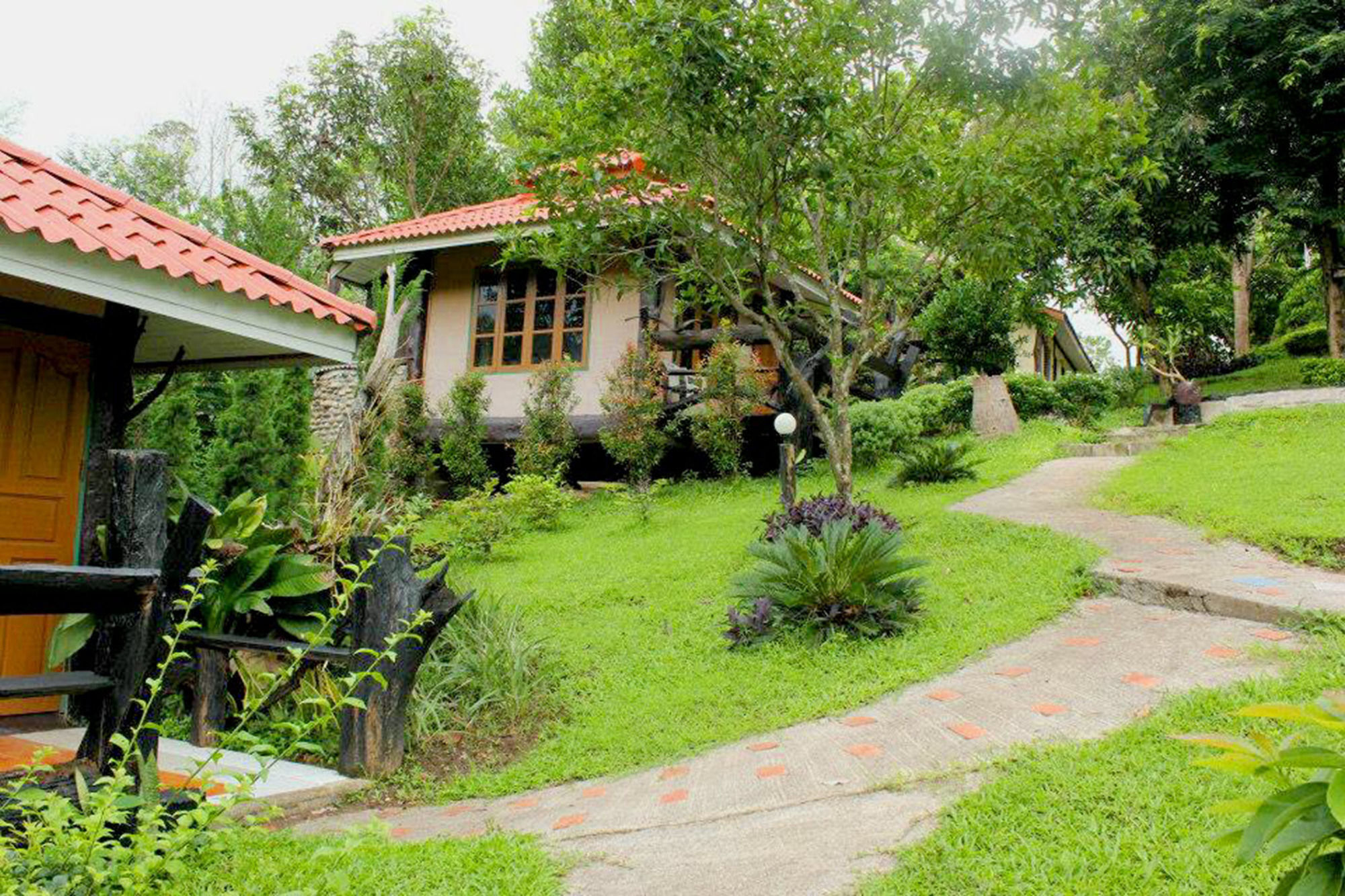 Resort Baanphuthadol Mae Hong Son