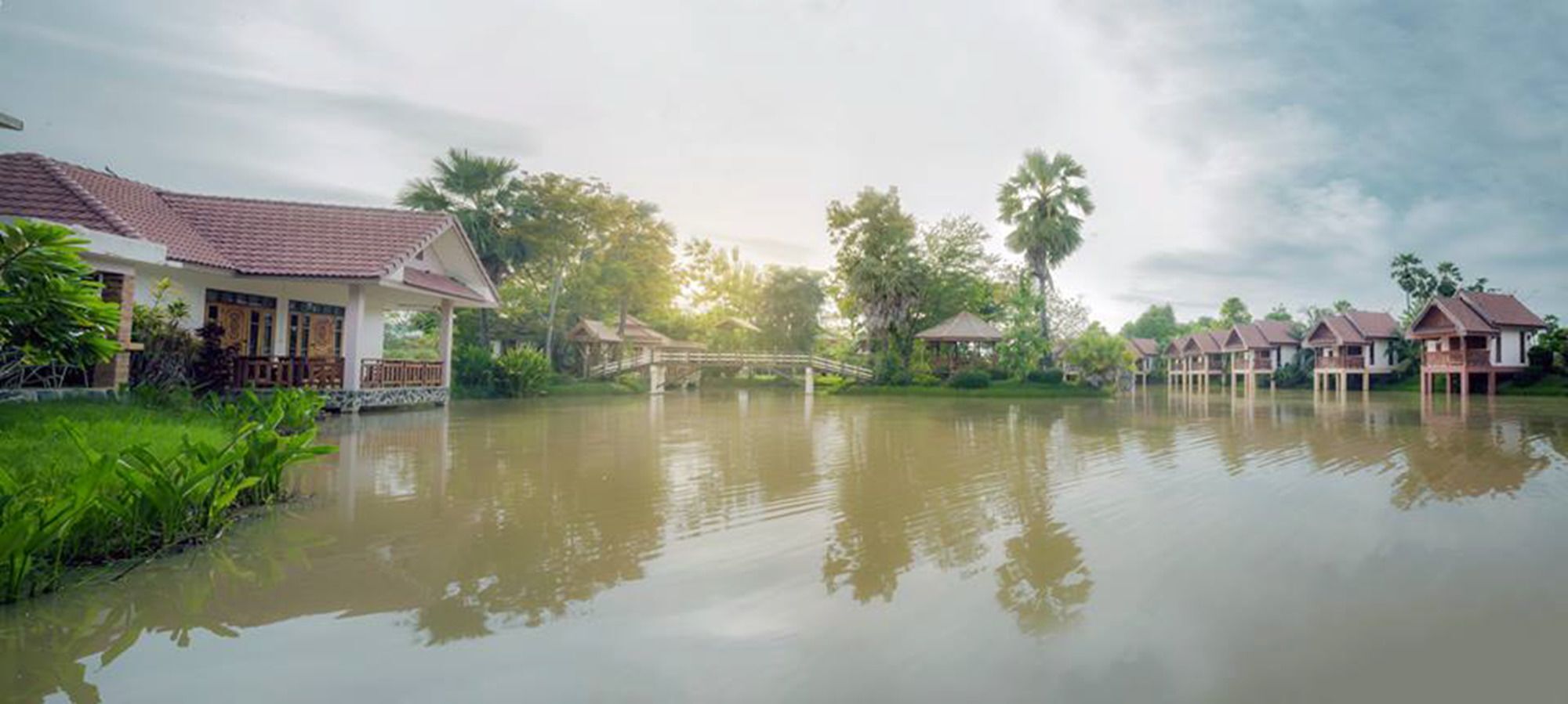 Thaisomboon Bighome Resort