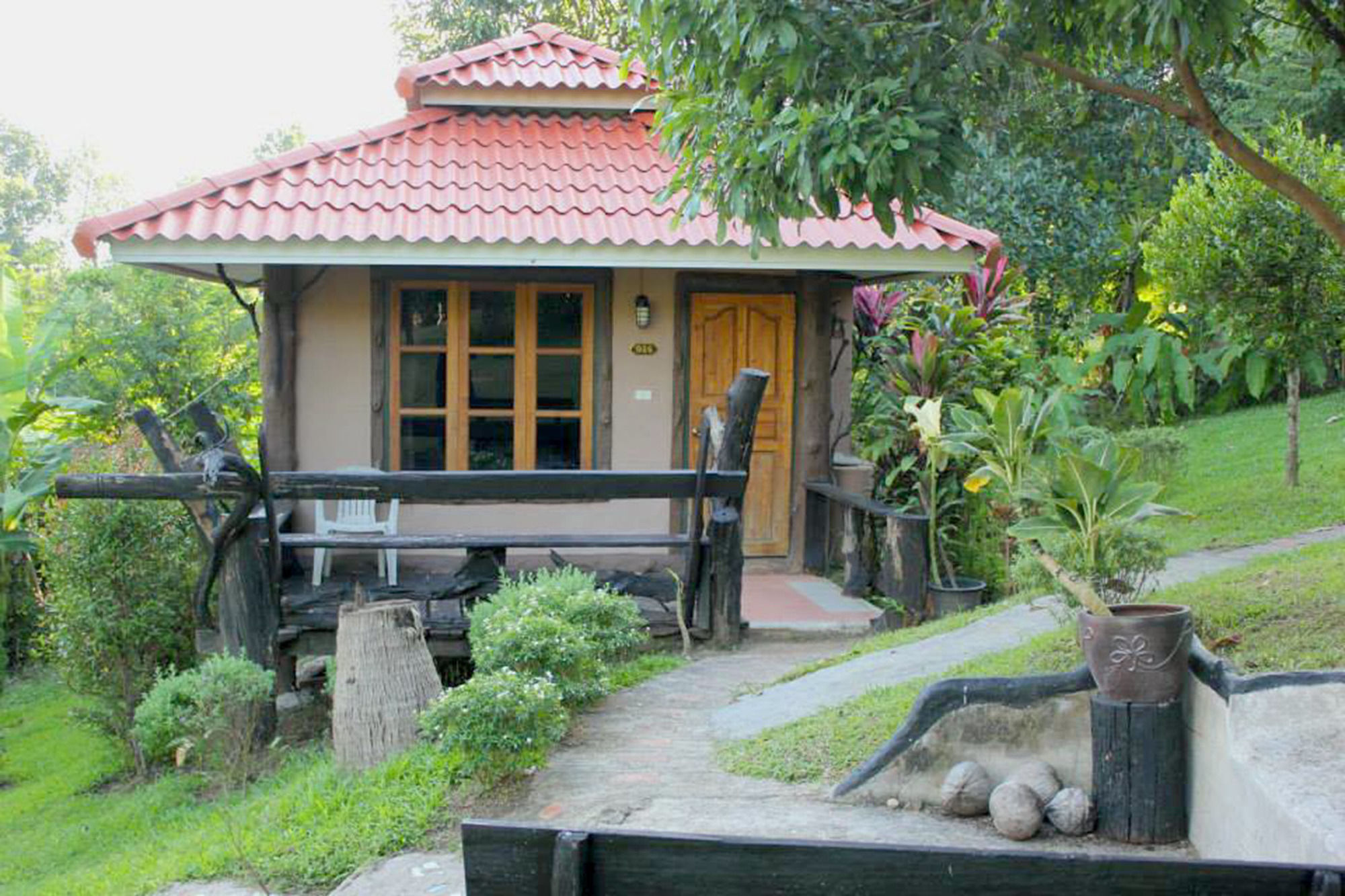 Baanphuthadol Mae Hong Son