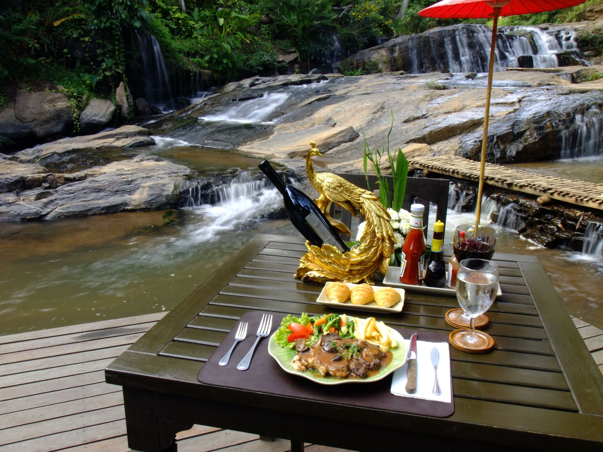 Sukantara Cascade And Resort 4*