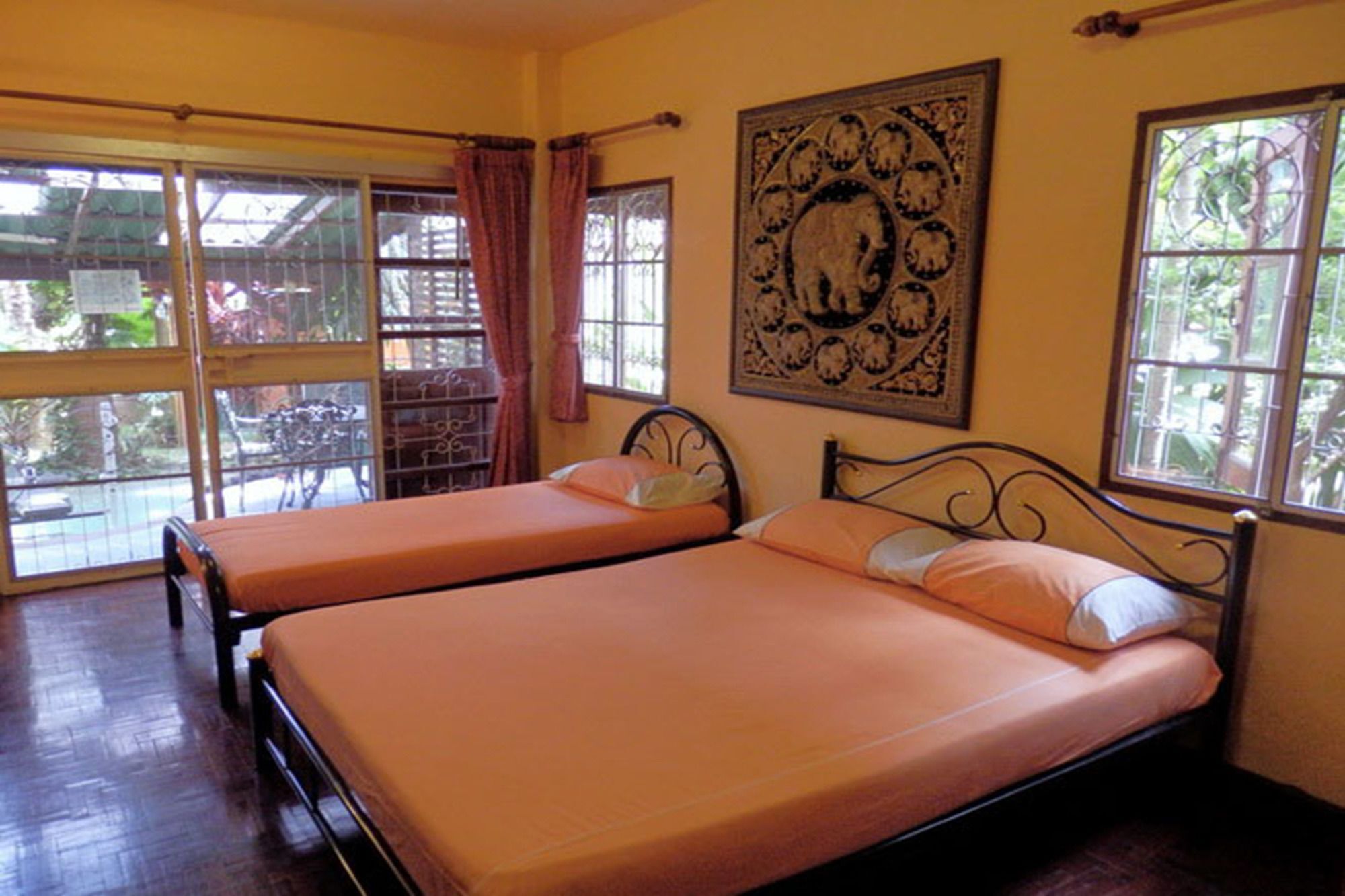 Golden Teak Resort 2*