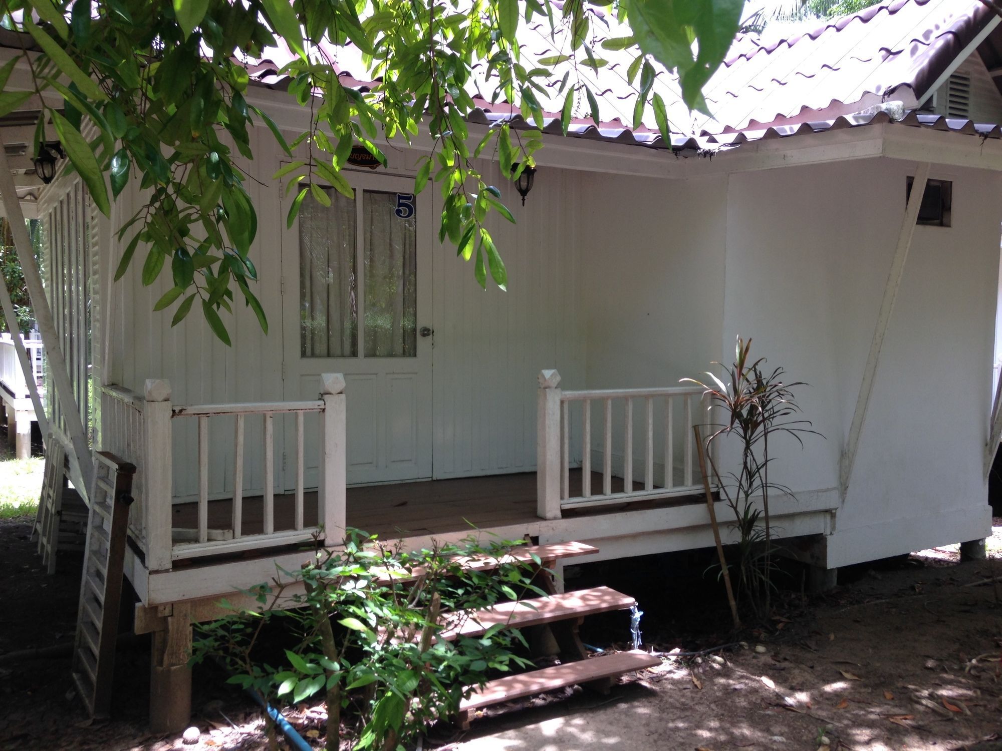 Young Coconut Garden Resort Amphawa