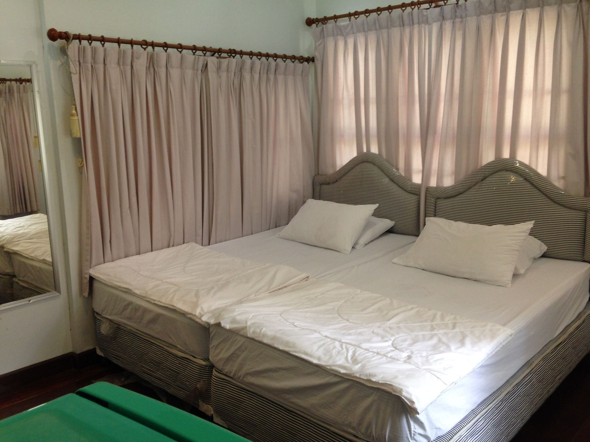Young Coconut Garden Resort Amphawa