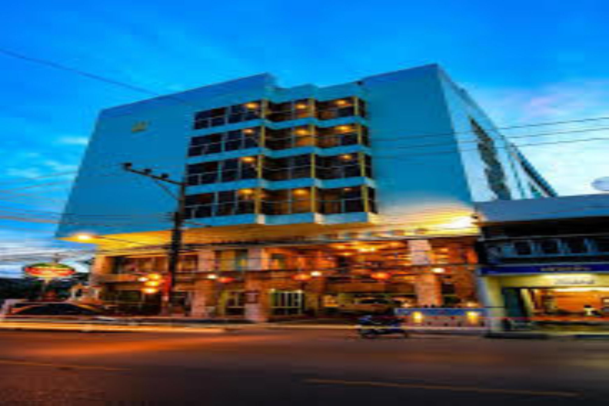 Hotel Lake Inn Hotel 2*