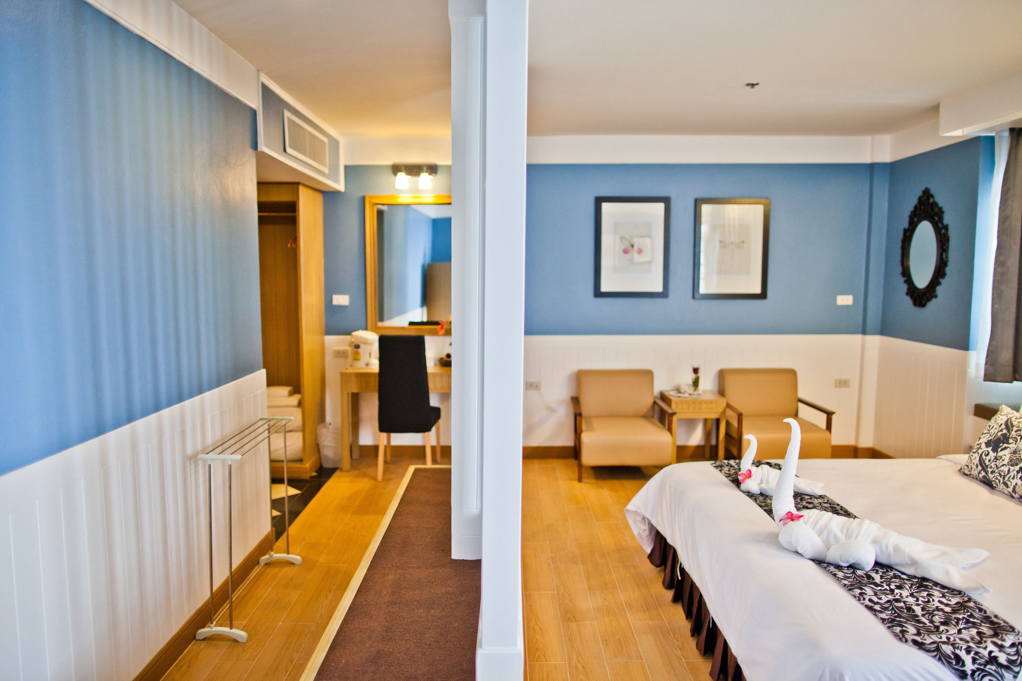 Paradise Hotel