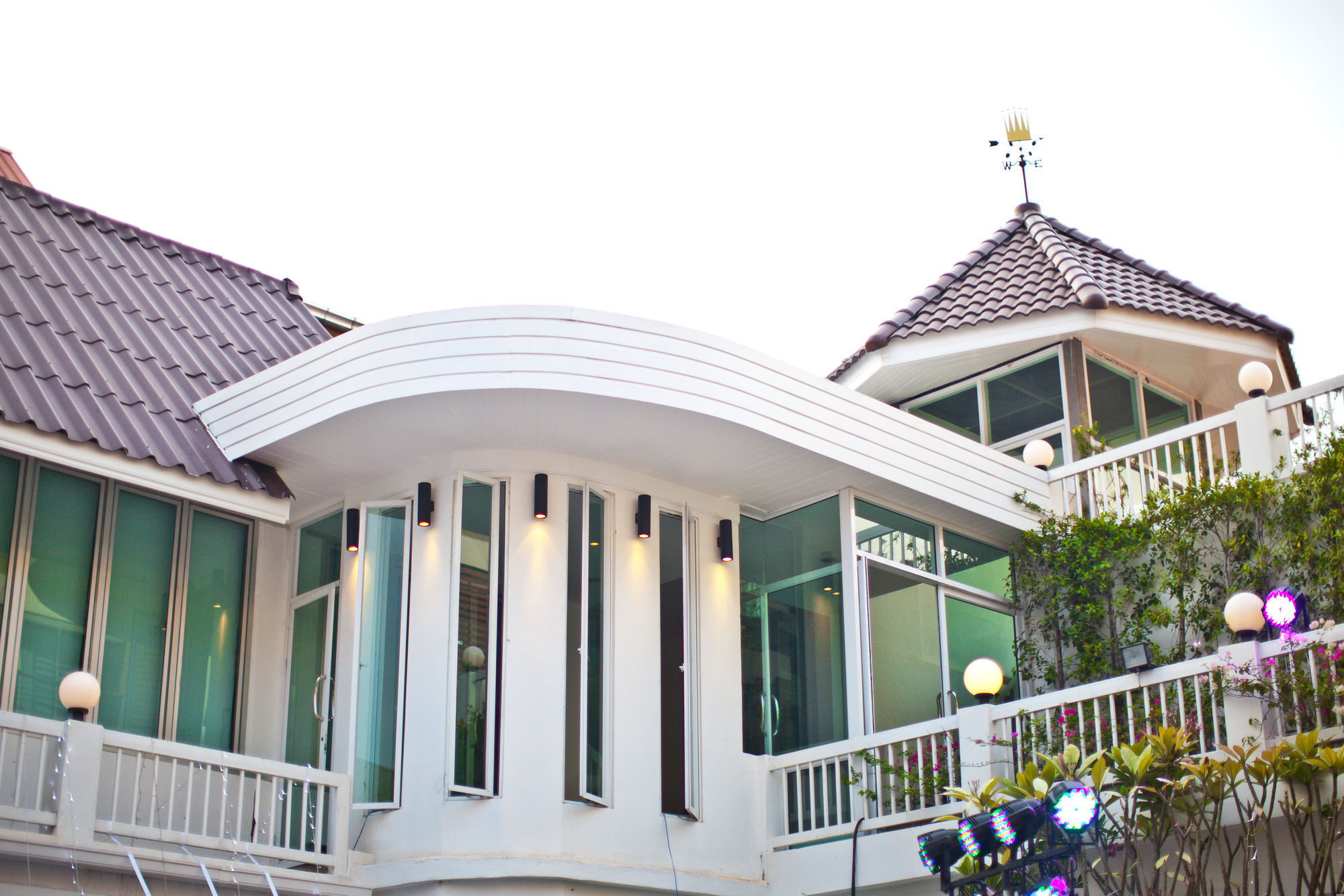 Paradise Hotel 3*