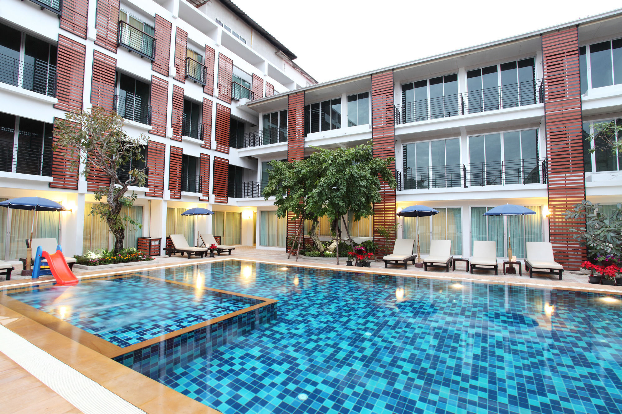 Paradise 3*
