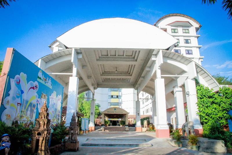 Woraburi & By The River Hotel 4*
