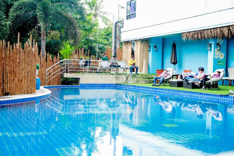 Hotel Woraburi & By The River 4*