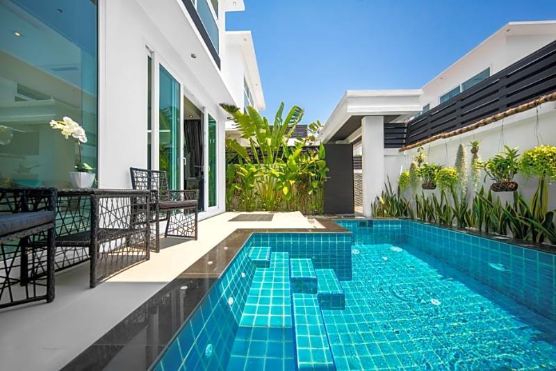 Colibri Pool Pattaya