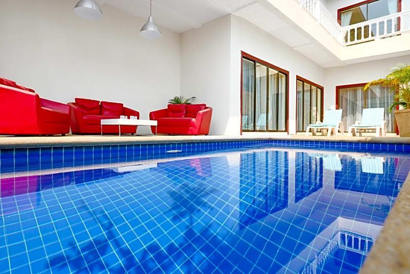 Avoca Pool Hotel 3*