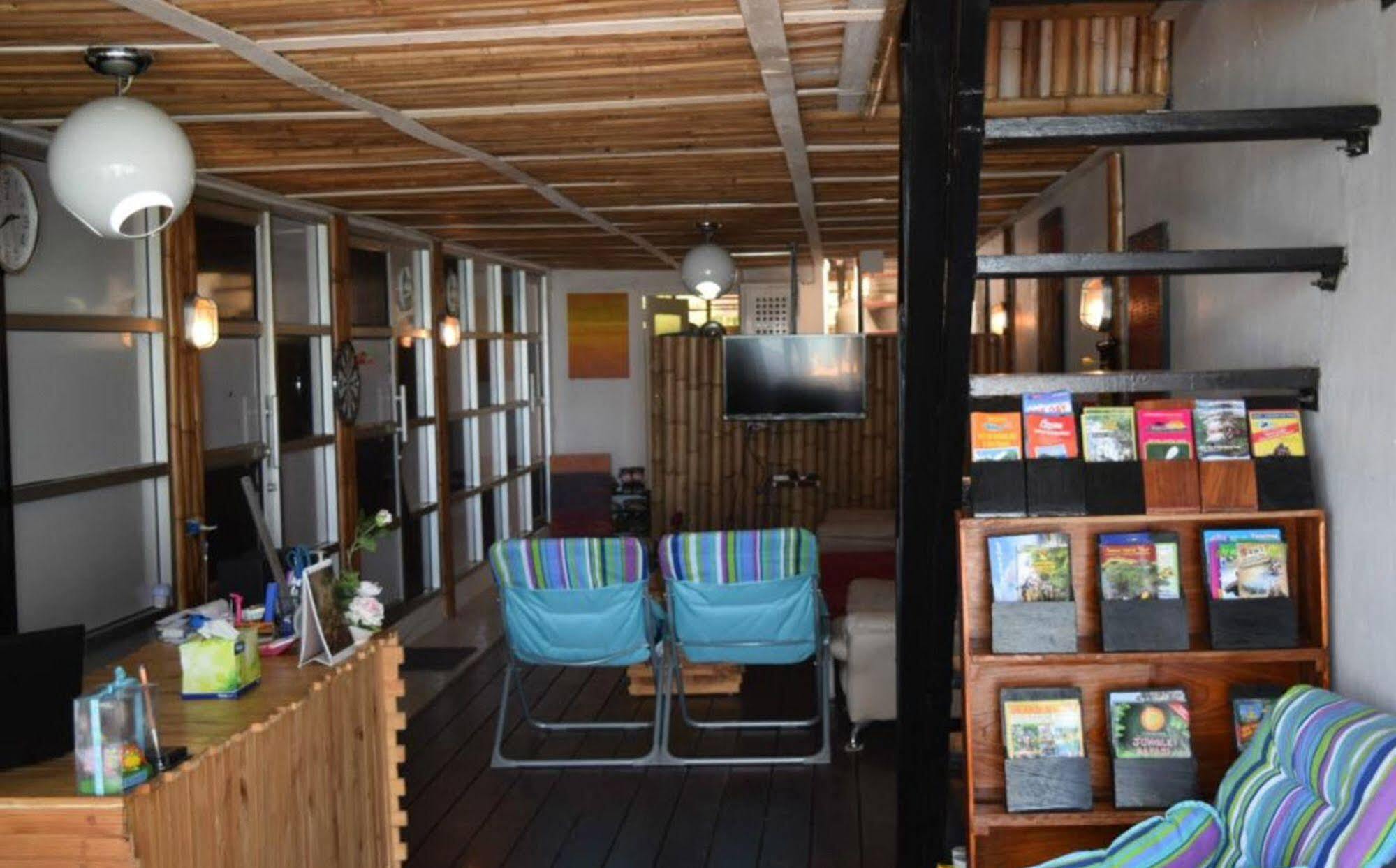 Zone6 Coworking Old 2w Hostel, Koh Samui Bophut