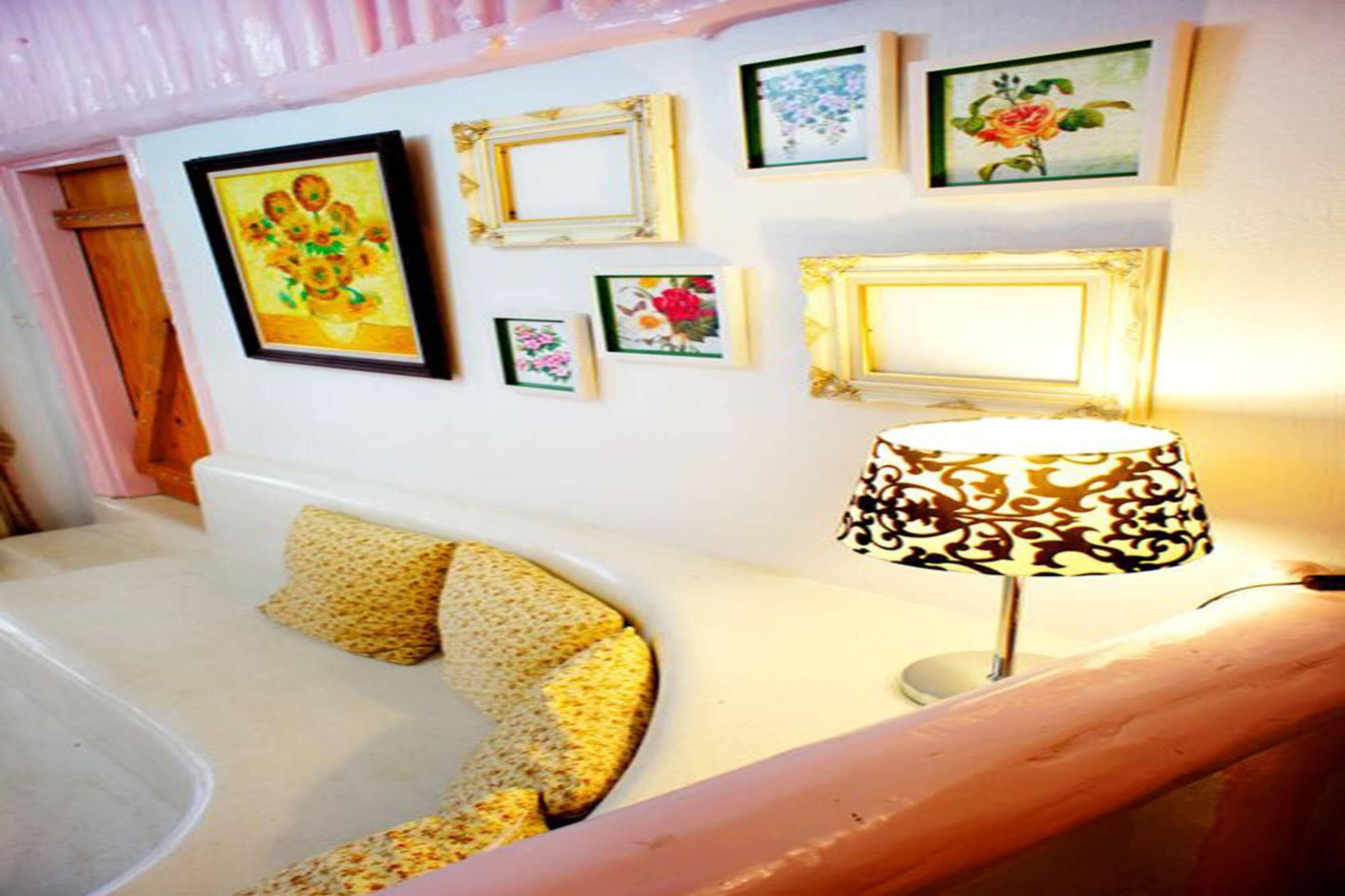Hotel Morning Glory