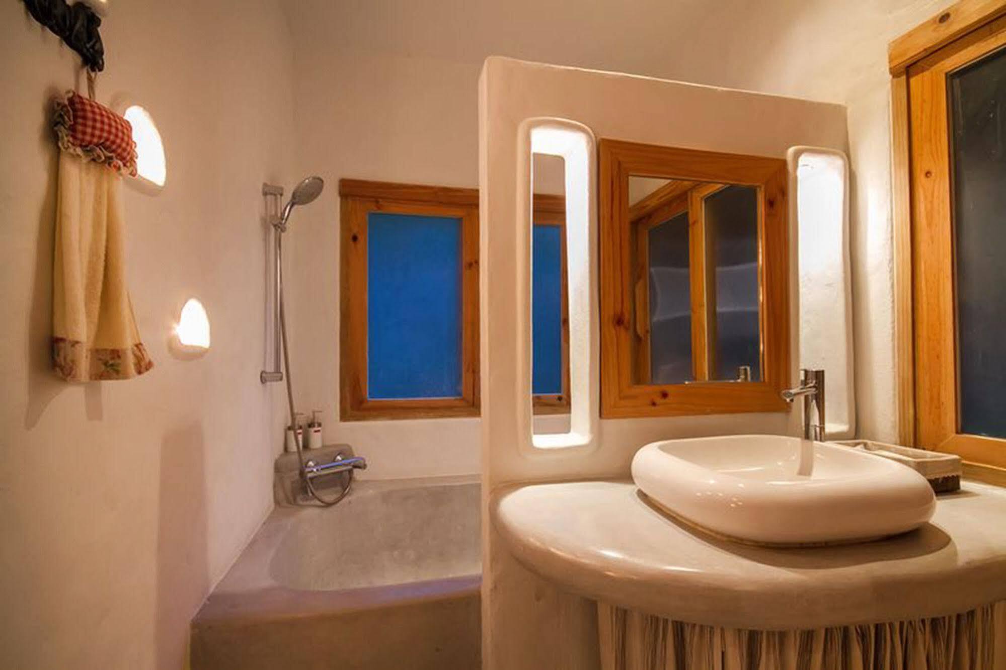Morning Glory Hotel 3*