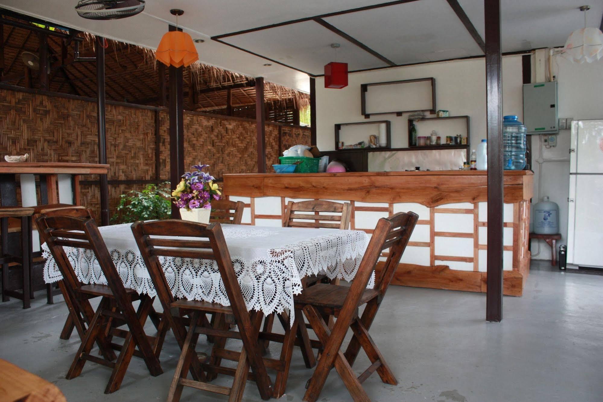 Lantern Inn 2*